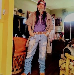 Meet your Posher, Alejandro flores